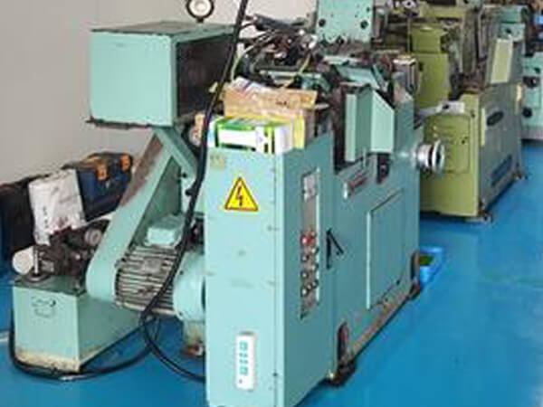 Centerless Grinding Machine